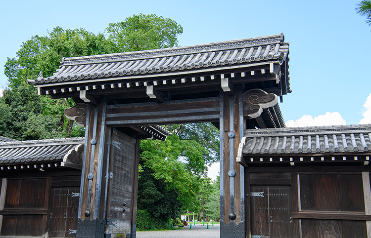 Outer Gates Dating Back to the Edo Period